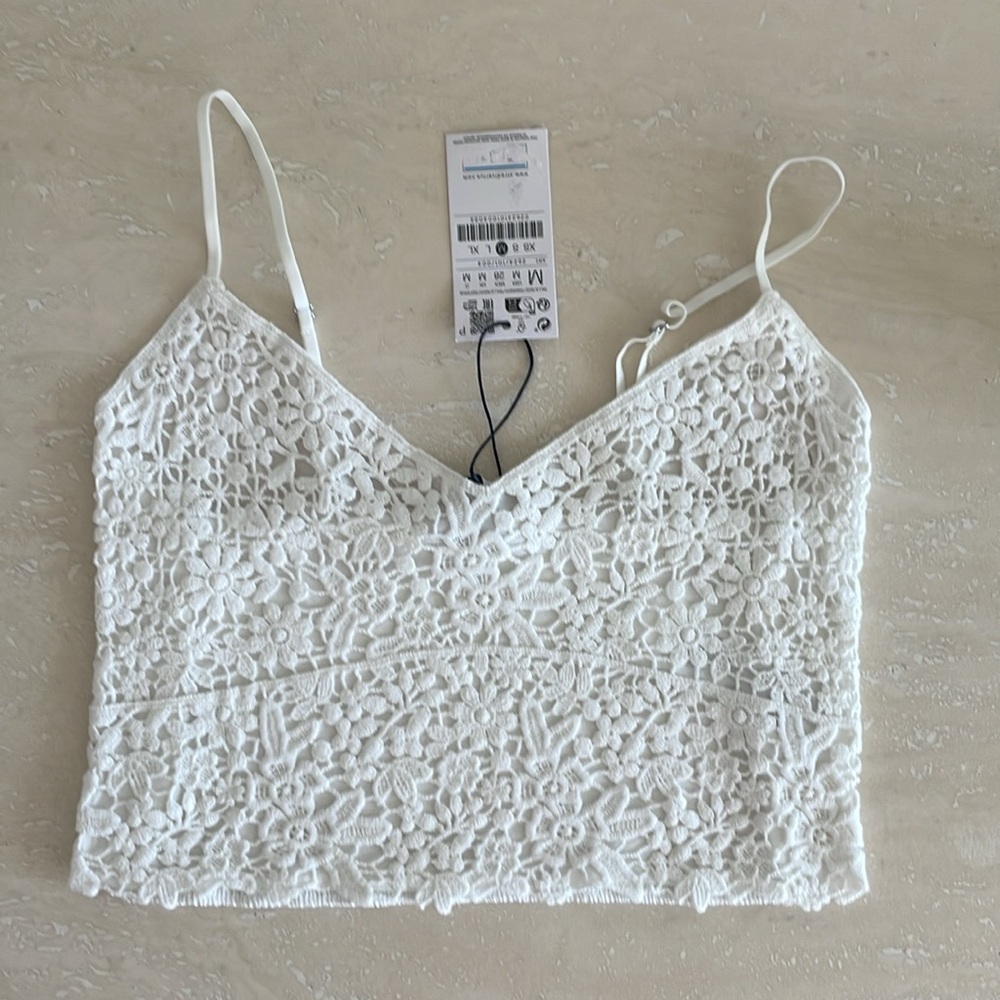 NWT Stradivarius Floral Adjustable Strap Crop Top Blouse White S / M runs small